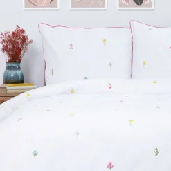 Flash Sale Pościel Sadie Bawelniana W Kwiatki Z Rozowa Lamowka 140X200 Cm + 1*50X60 Cm Pościel 140X200 Cm