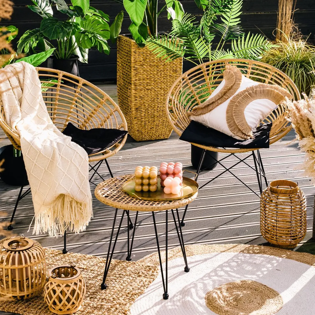 Best Zestaw Mebli Leuca Boho Plecione Naturalne Z Dwiema Poduszkami 3 Szt. Krzesła Ogródowe